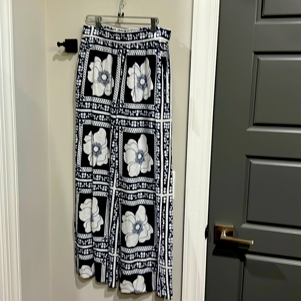 Draper James RSVP size Small, floral pants